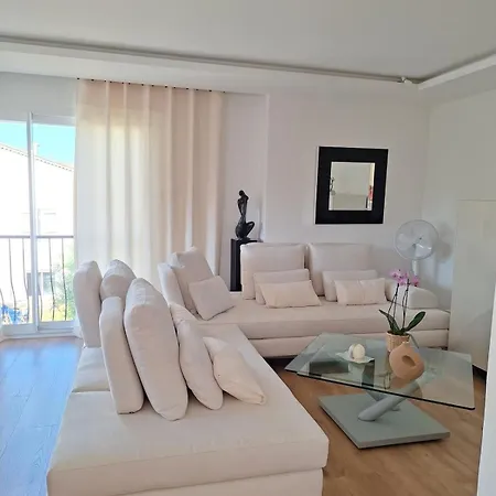 Etage Proche Bord De Quartier Boulouris Apartmán