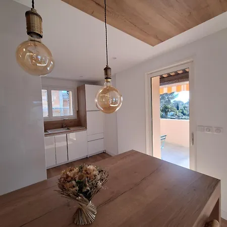 Apartman Etage Proche Bord De Quartier Boulouris