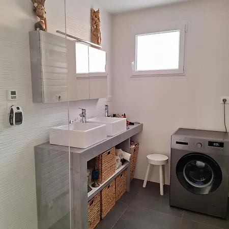 Etage Proche Bord De Quartier Boulouris * Saint-Raphaël