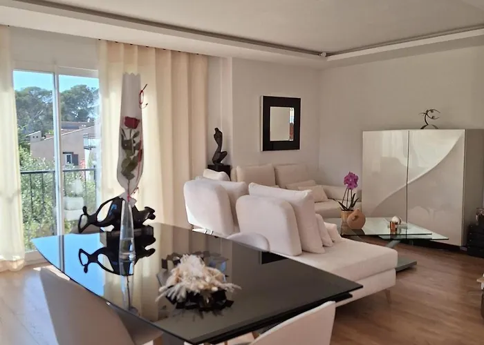 Etage Proche Bord De Quartier Boulouris